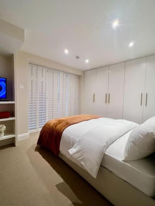 New Flat In Holland Park Apartment London Ngoại thất bức ảnh