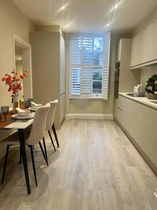 New Flat In Holland Park Apartment London Ngoại thất bức ảnh