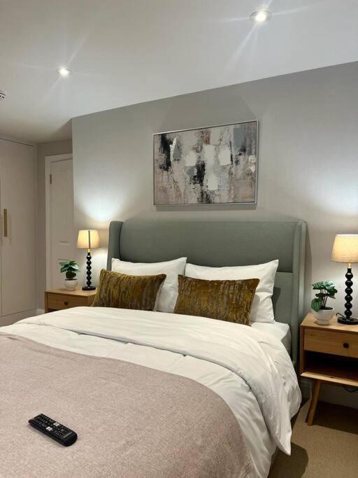 New Flat In Holland Park Apartment London Ngoại thất bức ảnh